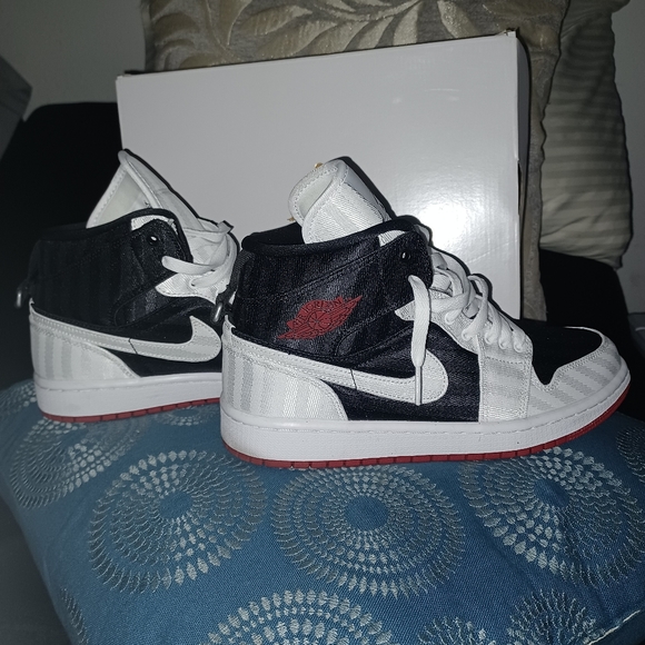 Jordan 1s - Picture 2 of 5